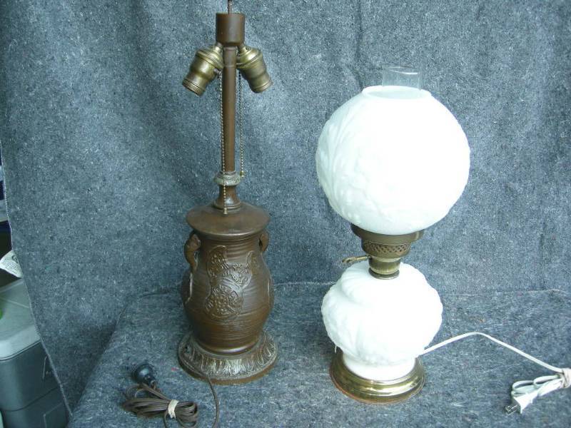 lot 81 image: Vintage Lamps