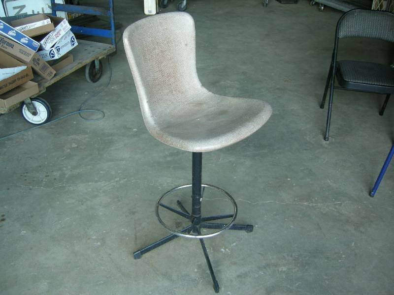 lot 85 image: Mid-Century Eames-ish Stool