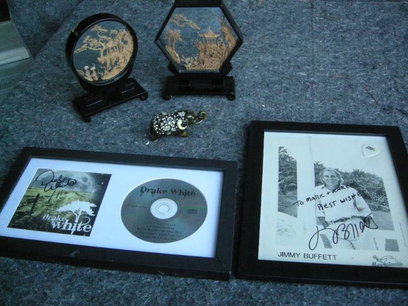 lot 89 image: Autographs, Oriental Cork Art