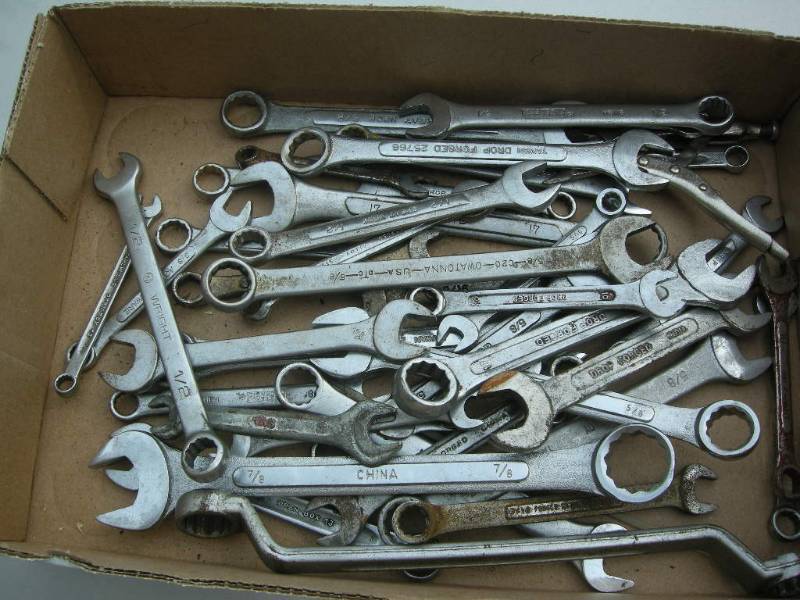 lot 100 image: Misc Combination Wrenches