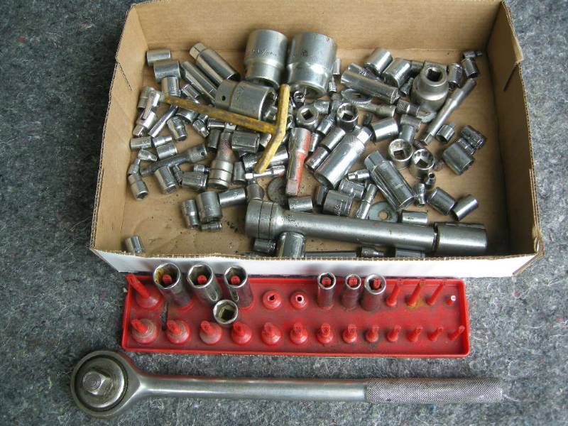 lot 105 image: Misc Sockets