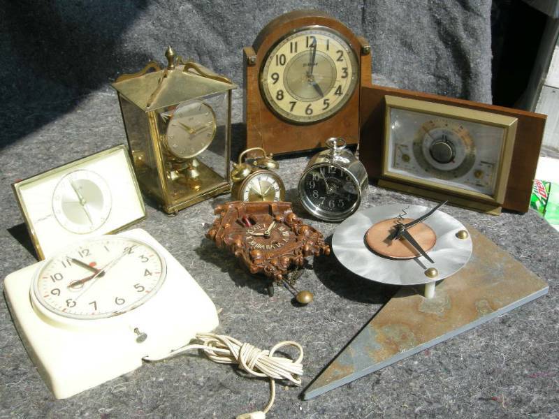 lot 125 image: Vintage Clock Collection