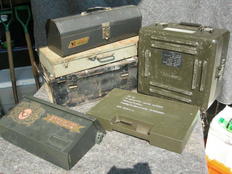 lot 132 image: Vintage Ammo Cases, Tool Boxes