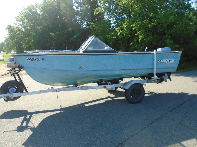 lot 3 image: 1975 Lund USR Fishing Boat