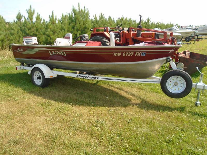 lot 2 image: 1995 Lund Pike Fishing Boat