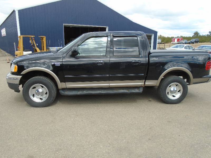 lot 4 image: 2001 Ford F150 Lariat 4x4