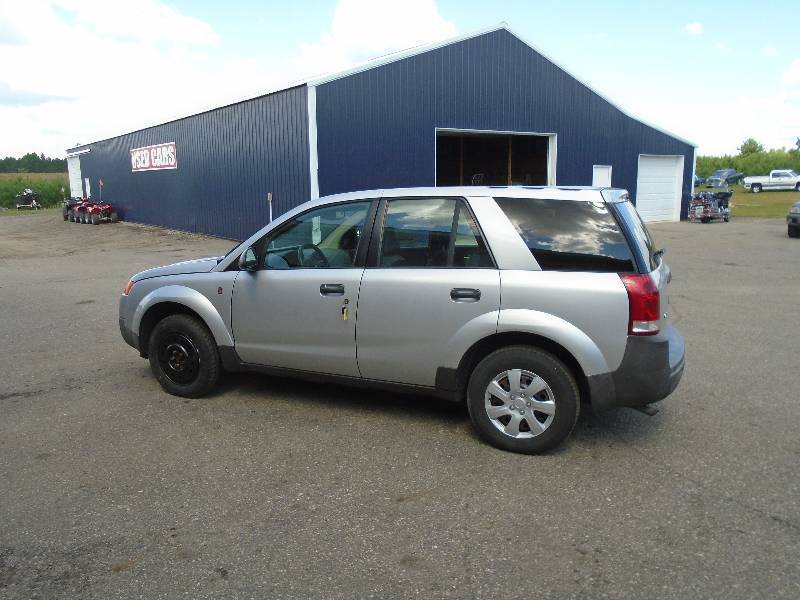lot 5 image: 2003 Saturn Vue