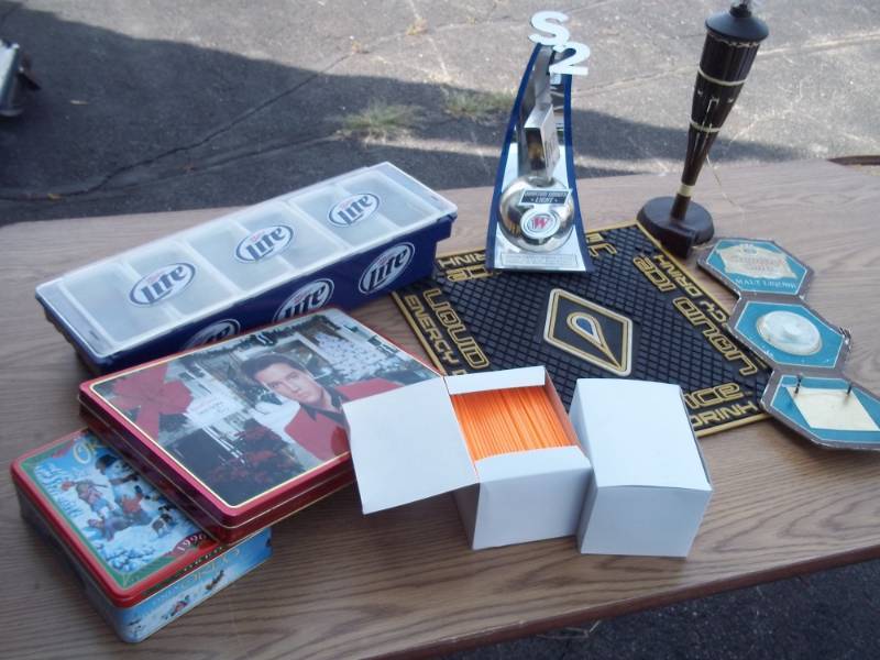 lot 43 image: Lot of Bar & Beer Items