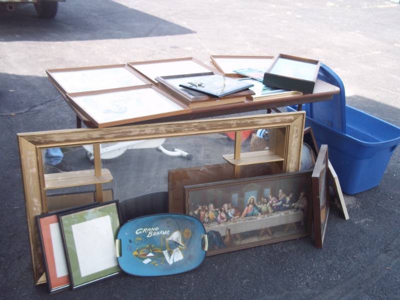 lot 44 image: Lot of Vintage Pictures
