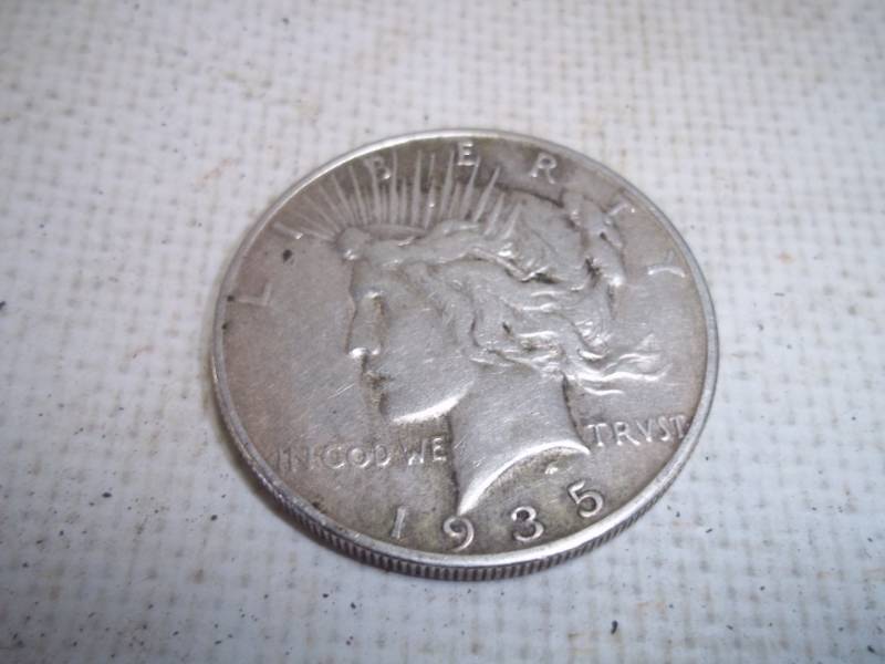 lot 5 image: 1935 S Peace Dollar