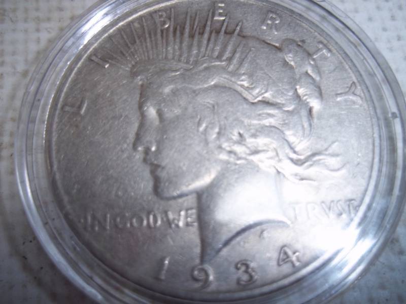 lot 8 image: 1934 D Peace Dollar in Case