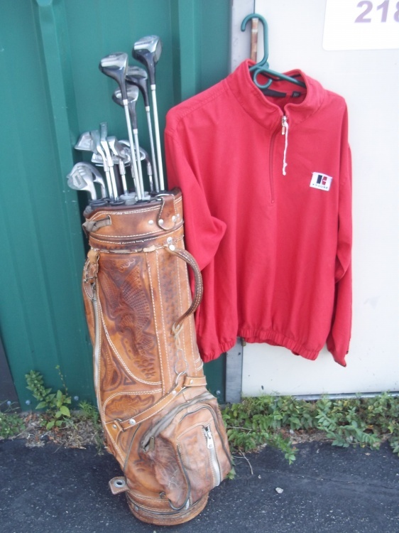 lot 68 image: Vintage Leather Golf Bag with Clubs, Krause Brand Pull Over Size XL