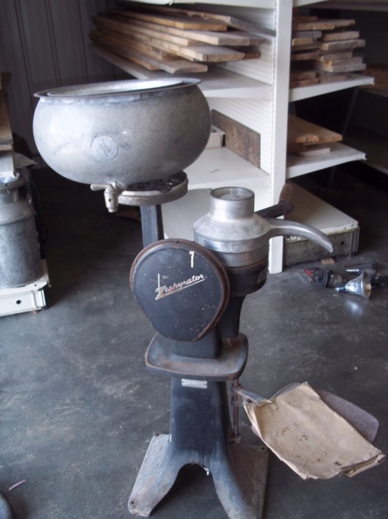 lot 14 image: Montgomery Ward Cream Separator with Original Owners Manual