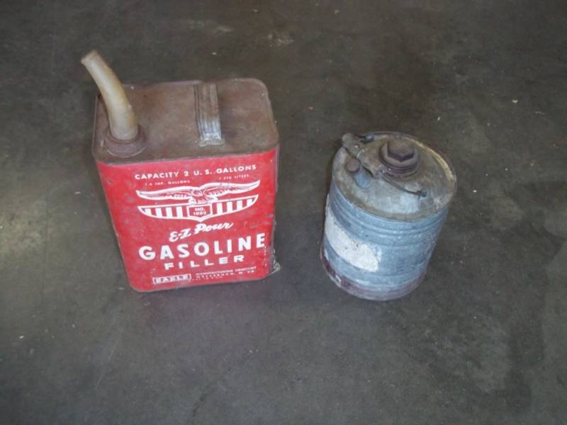 lot 87 image: 2 Gas Cans