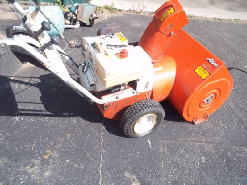 lot 23 image: Ariens Snow Blower 8HP