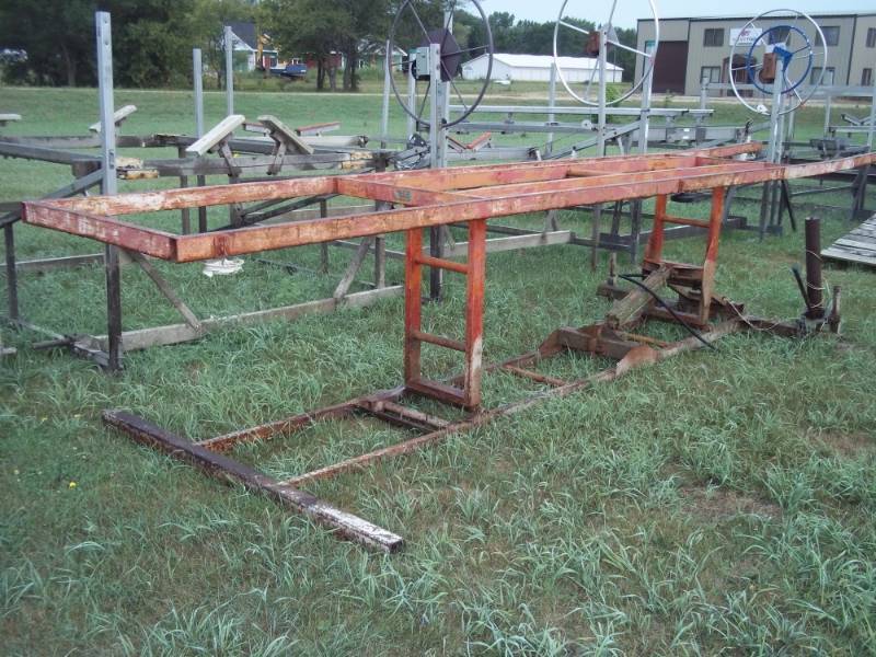 lot 93 image: 20 ft Hydraulic Narrow Pontoon Lift
