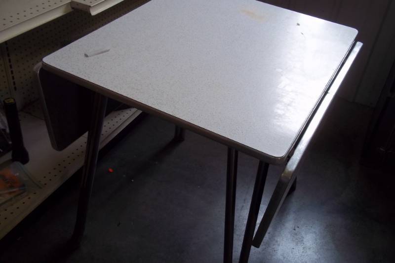 lot 110 image: Vintage Drop Leaf Table