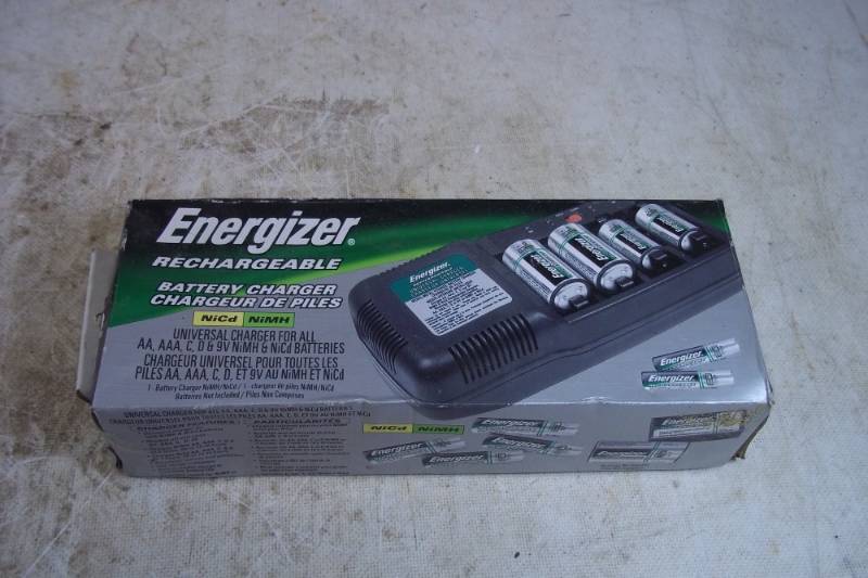 lot 144 image: battery Charger