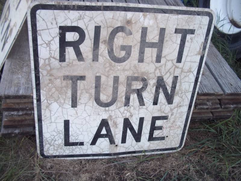 lot 157 image: Right Turn Lane Sign