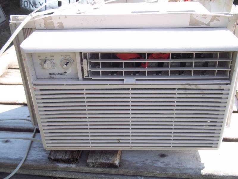 lot 178 image: Air Conditioner