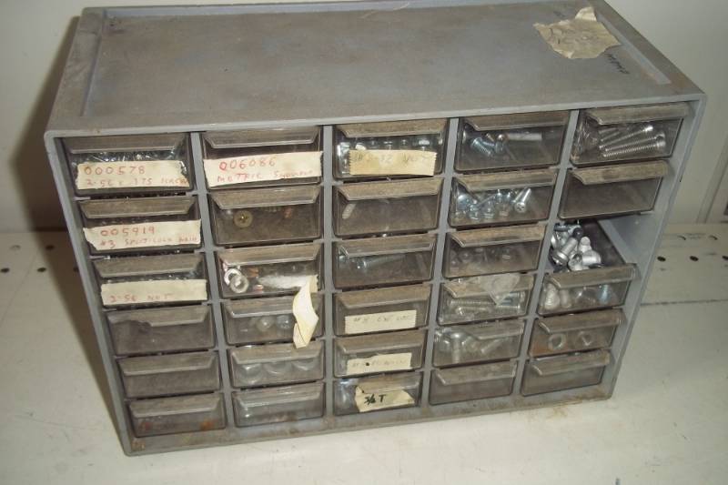 lot 175 image: Parts bin with parts