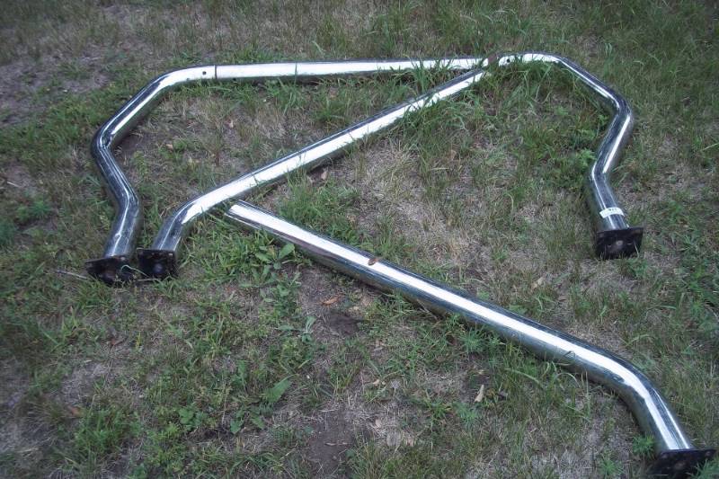 lot 176 image: Chrome Light bar Truck Rack