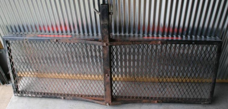 lot 11 image: Trailer Hitch Rack Attachment