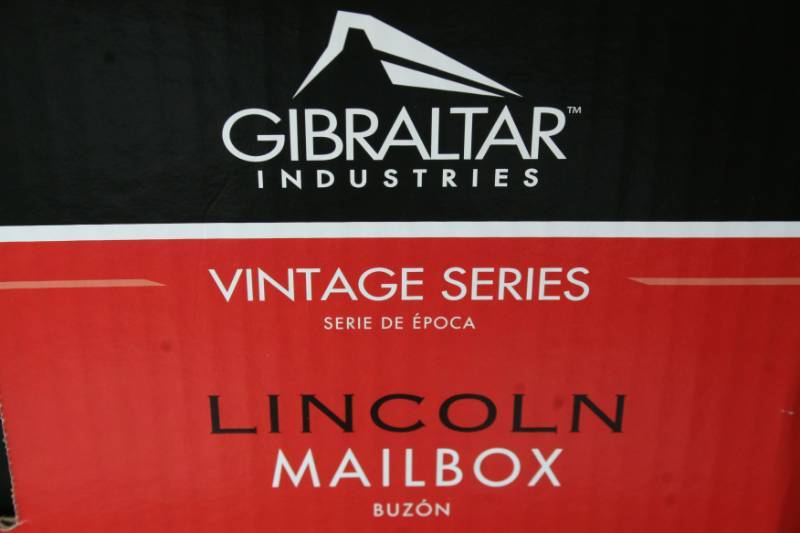lot 29 image: The Lincoln Mailbox