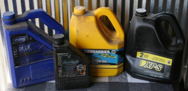 lot 47 image: Motor Oil