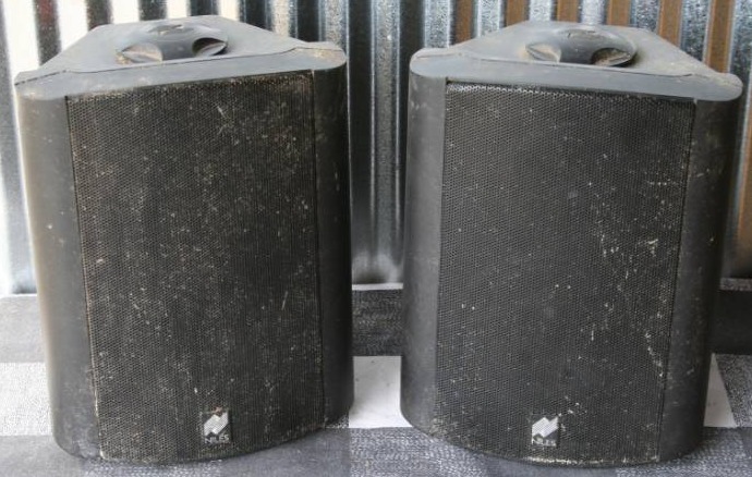 lot 48 image: IndoorOutdoor Speakers