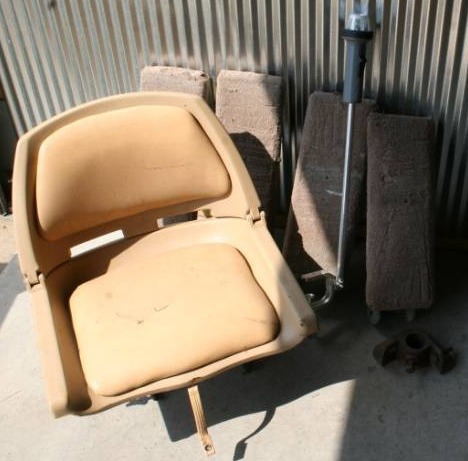lot 61 image: Boat Trailer Guides and Boat Seat