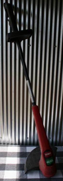 lot 74 image: Electric Grass Trimmer
