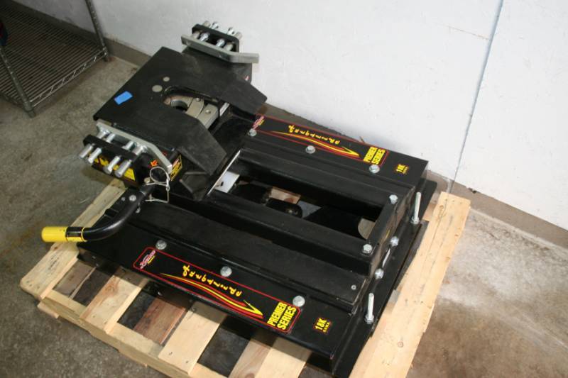 lot 2 image: Fifth Wheel Hitch for Truck Beds with 18K Autoslide Feature