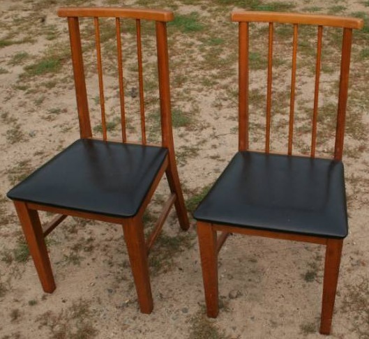 lot 95 image: Dining room chairs