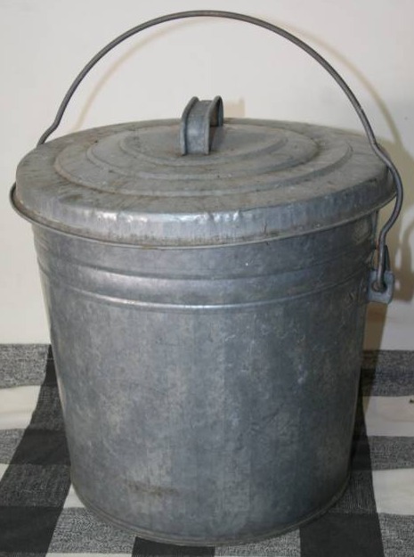lot 124 image: Galvanized Bucket with Lid