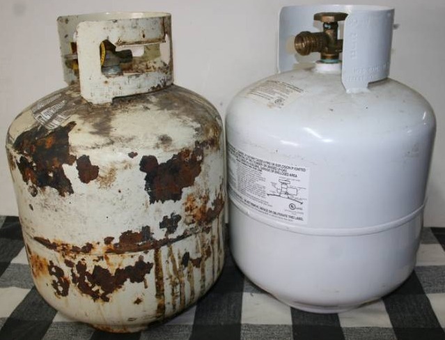 lot 170 image: Two Propane Tanks