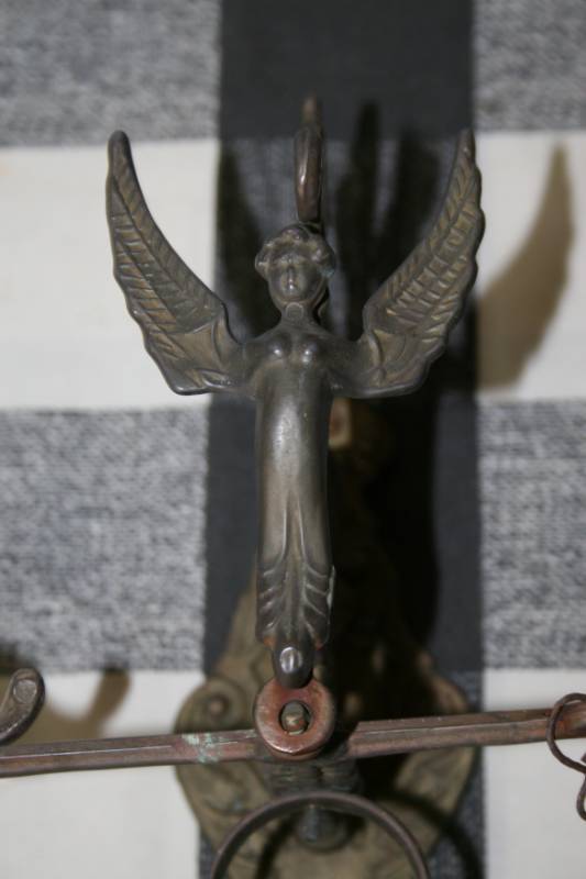 lot 174 image: Antique Brass Bell
