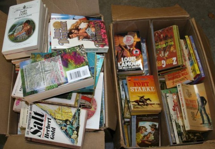 lot 202 image: Vintage Western and Romance Books