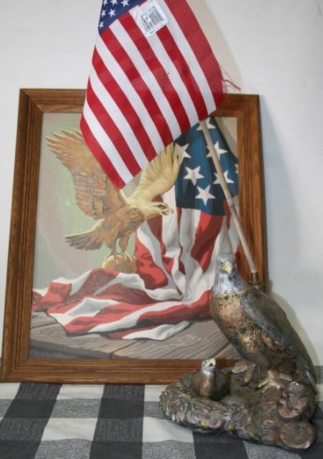 lot 211 image: Eagle Lot