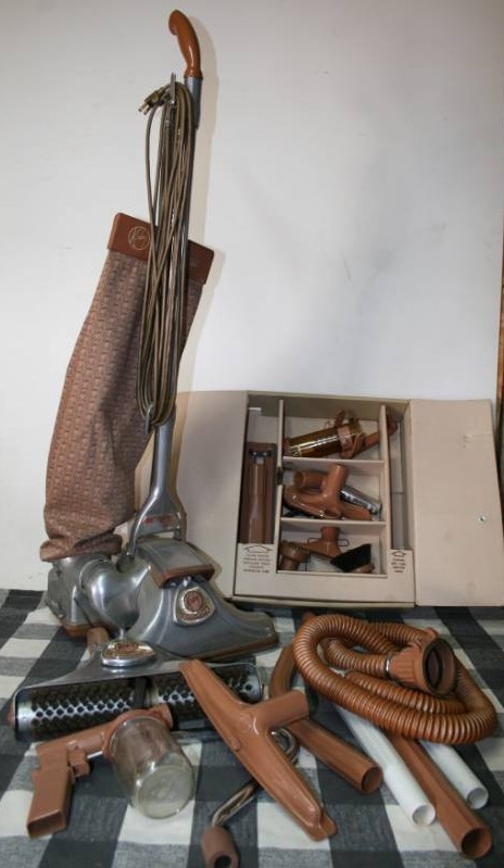 lot 220 image: Vacuum and Accessories