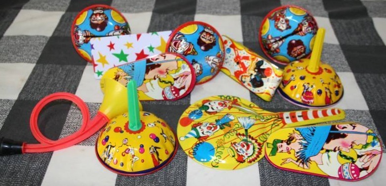 lot 226 image: Vintage Noisemakers
