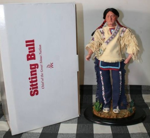 lot 229 image: Collectable Doll