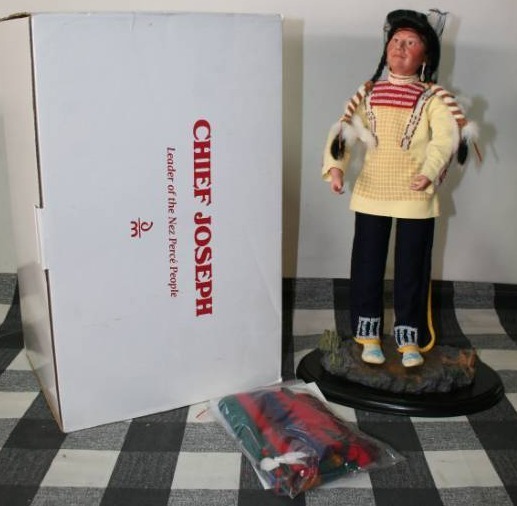 lot 230 image: Collectable Doll