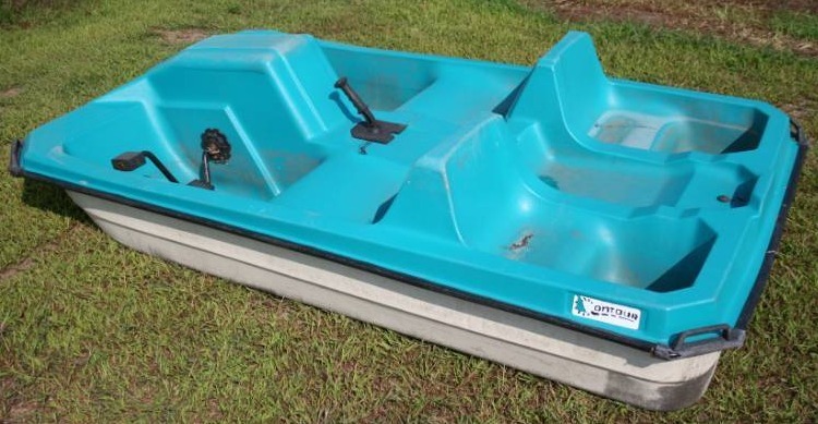 lot 232 image: Paddle Boat