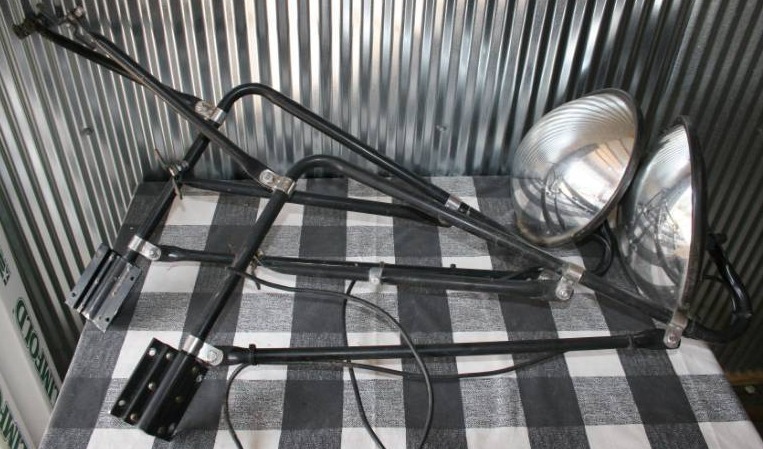 lot 243 image: Auxiliary Side View Mirrors