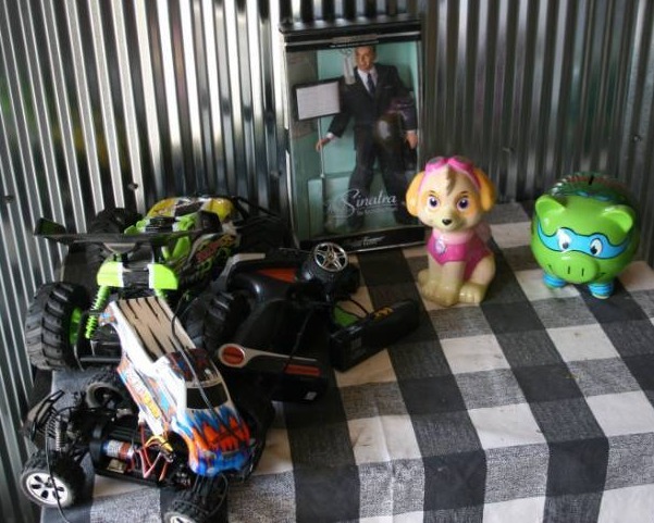 lot 251 image: Misc Toys