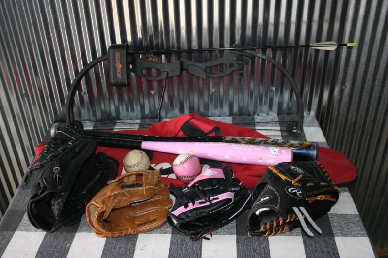 lot 270 image: Misc Sporting Equipment