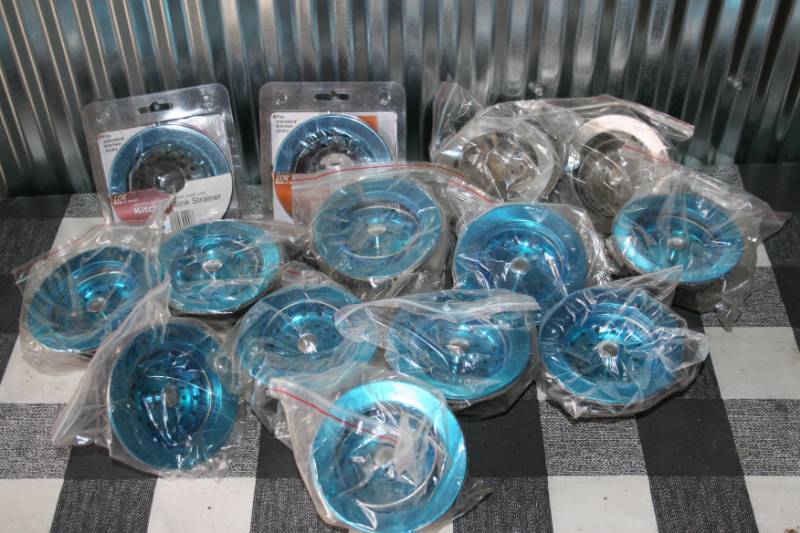 lot 272 image: Sink Strainers