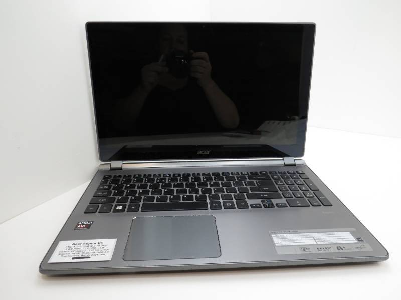 lot 4 image: Accer Aspire V5 Laptop computer