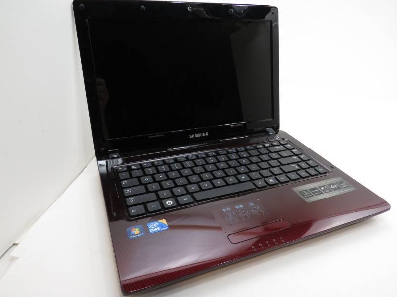 lot 12 image: Samsung NP-R4801L Laptop computer